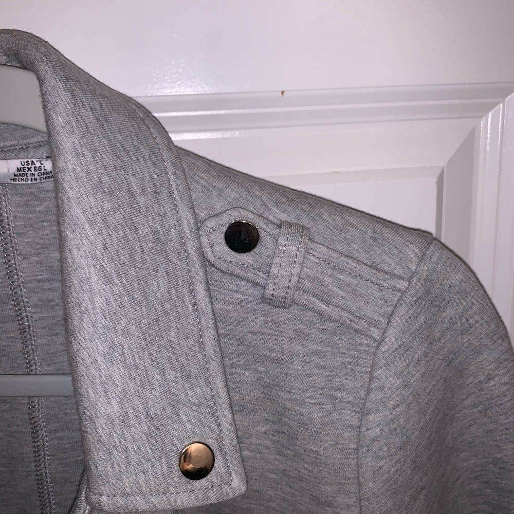 Cropped Jacket - Picture 9 of 10